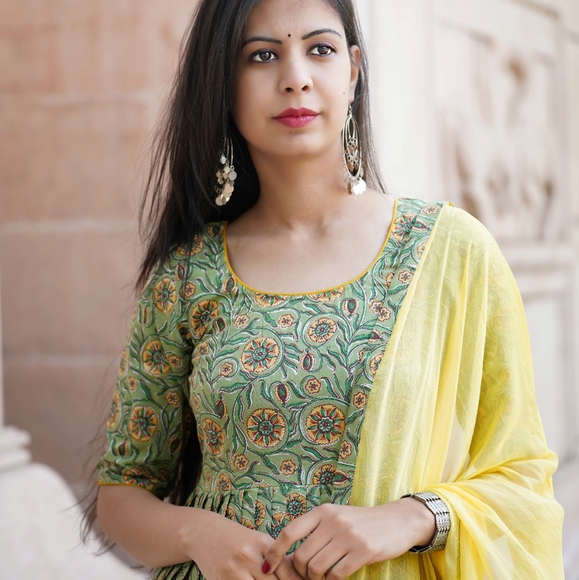 Ethnic wear - Picture 2 of 3